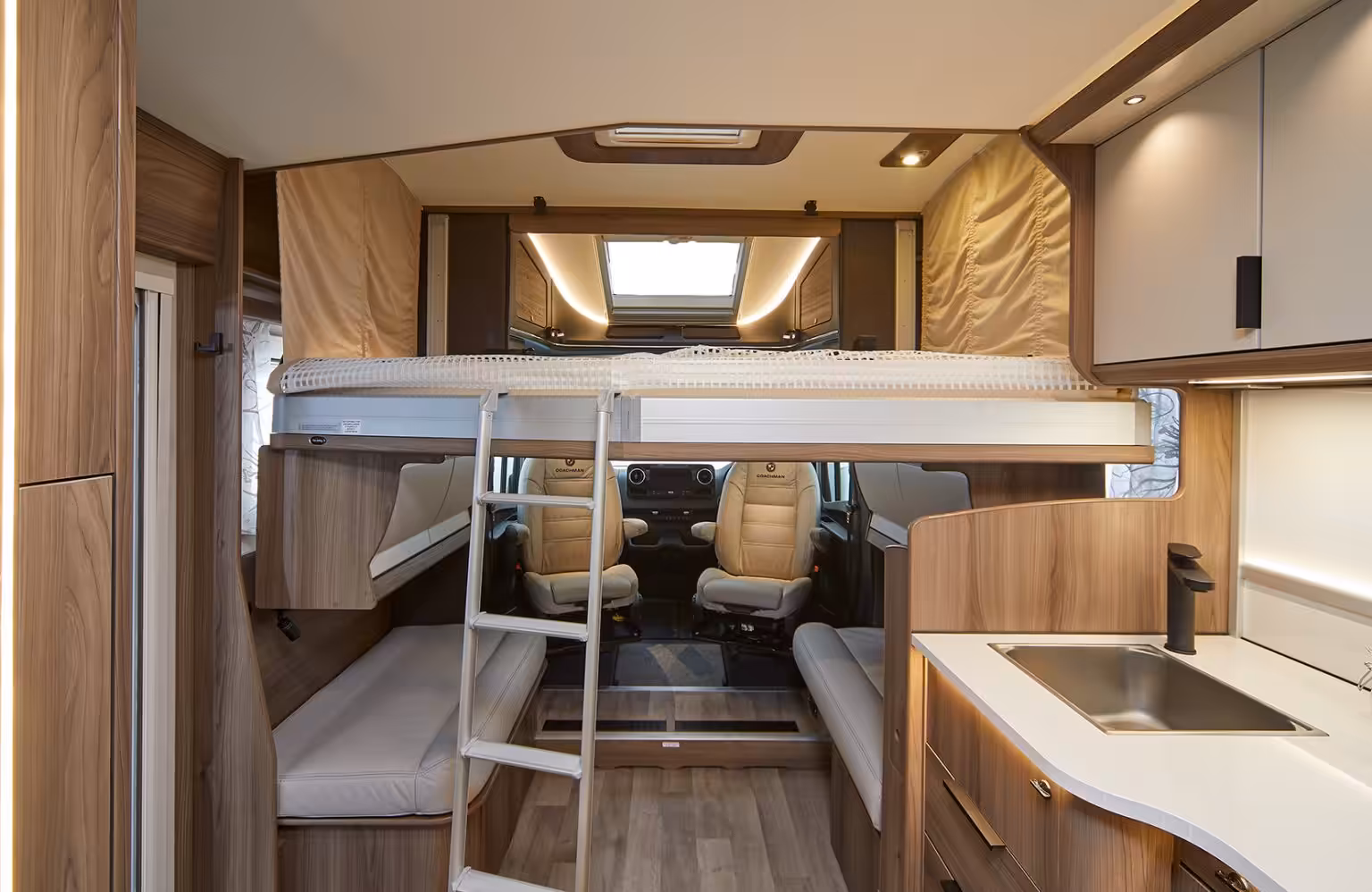 travel-master-545-00046-1536×998-1.jpg