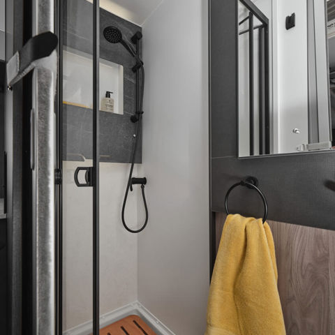 trekker-shower.jpg
