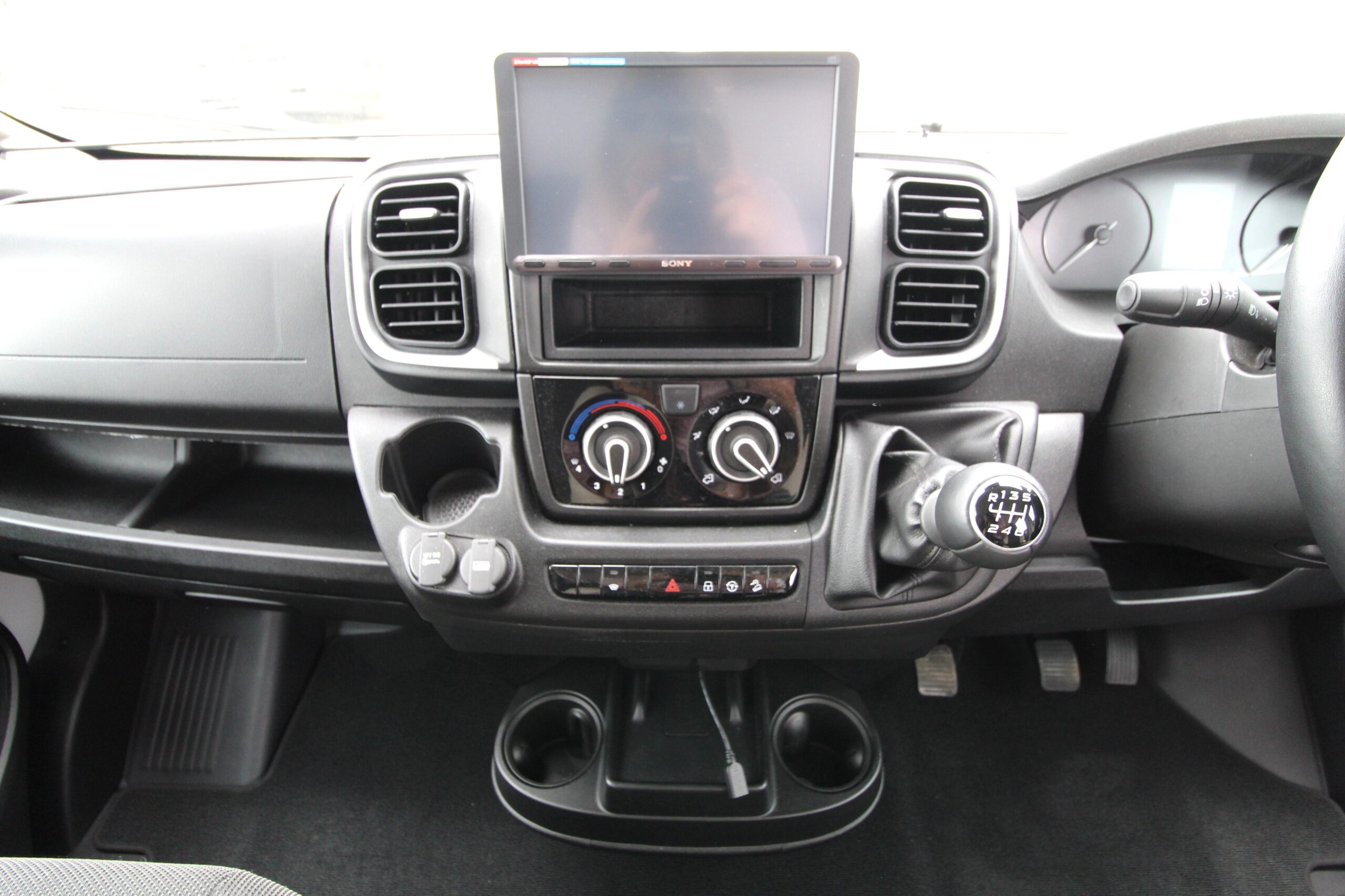 used-2023-westfalia-columbus-540d-yx73-dwz-23.jpg