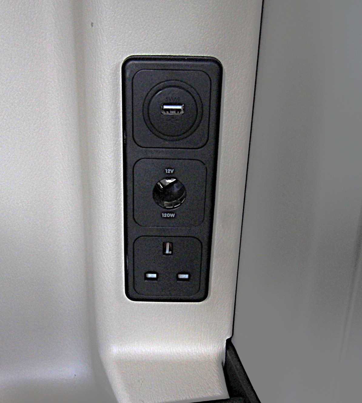 used-2023-westfalia-columbus-540d-yx73-dwz-3.jpg