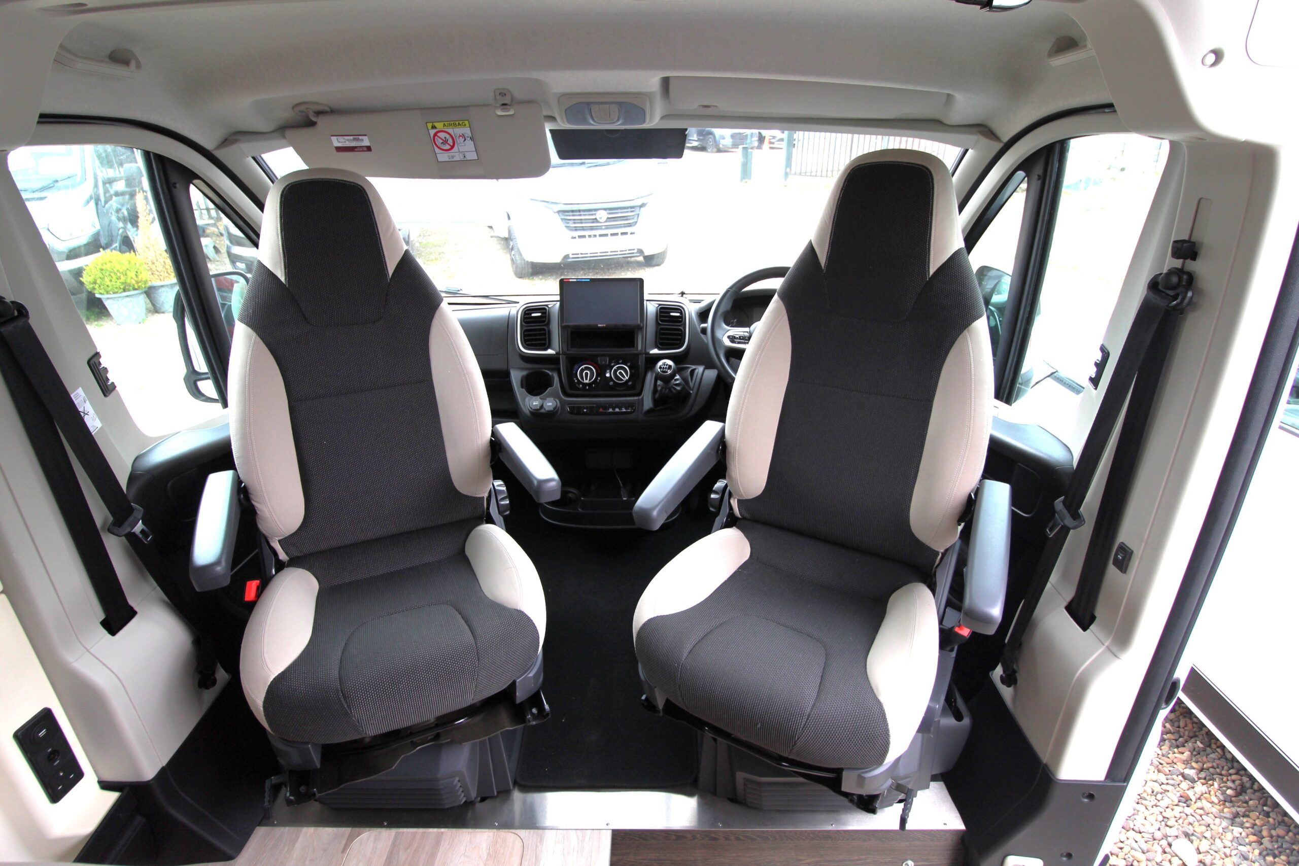 used-2023-westfalia-columbus-540d-yx73-dwz-30.jpg