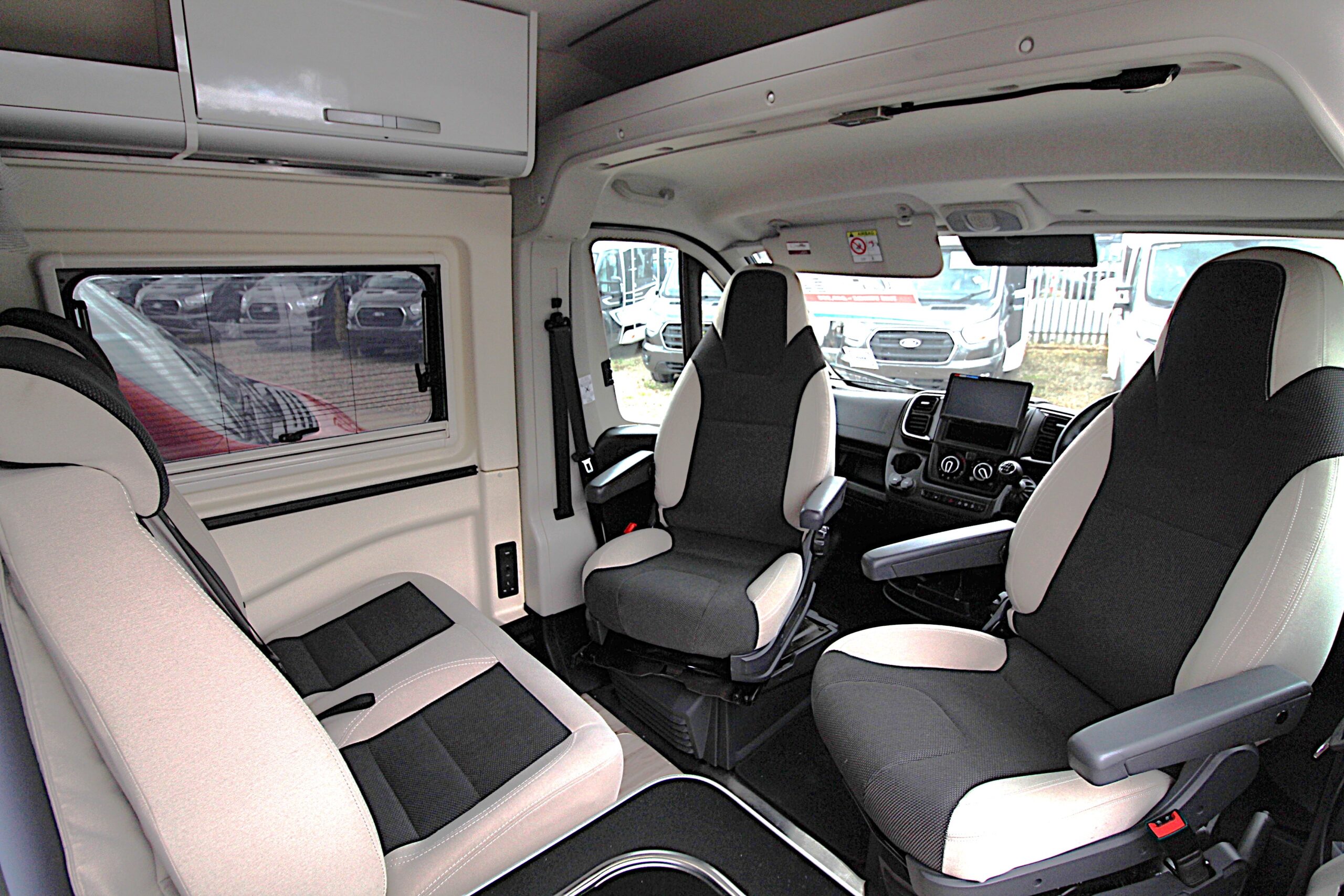 used-2023-westfalia-columbus-540d-yx73-dwz-32.jpg