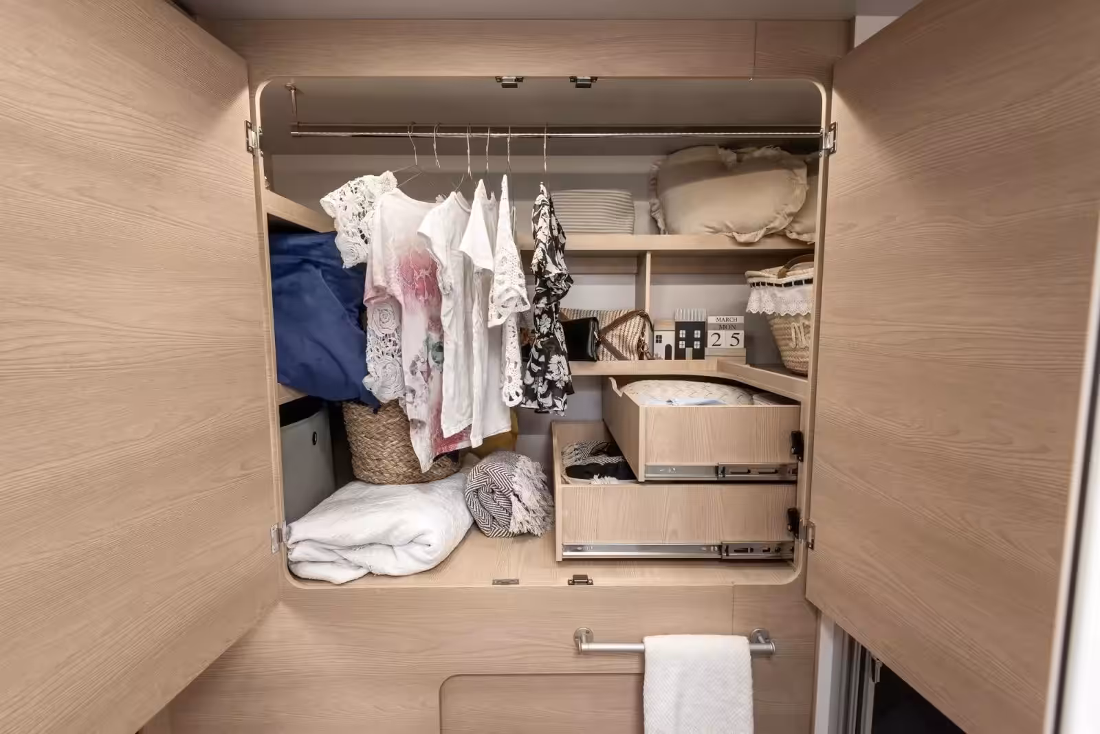 wardrobe.jpg